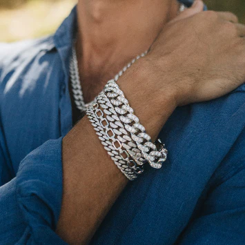 MEN'S DIAMOND FLAT ESSENTIAL LINK BRACELET - Image 6