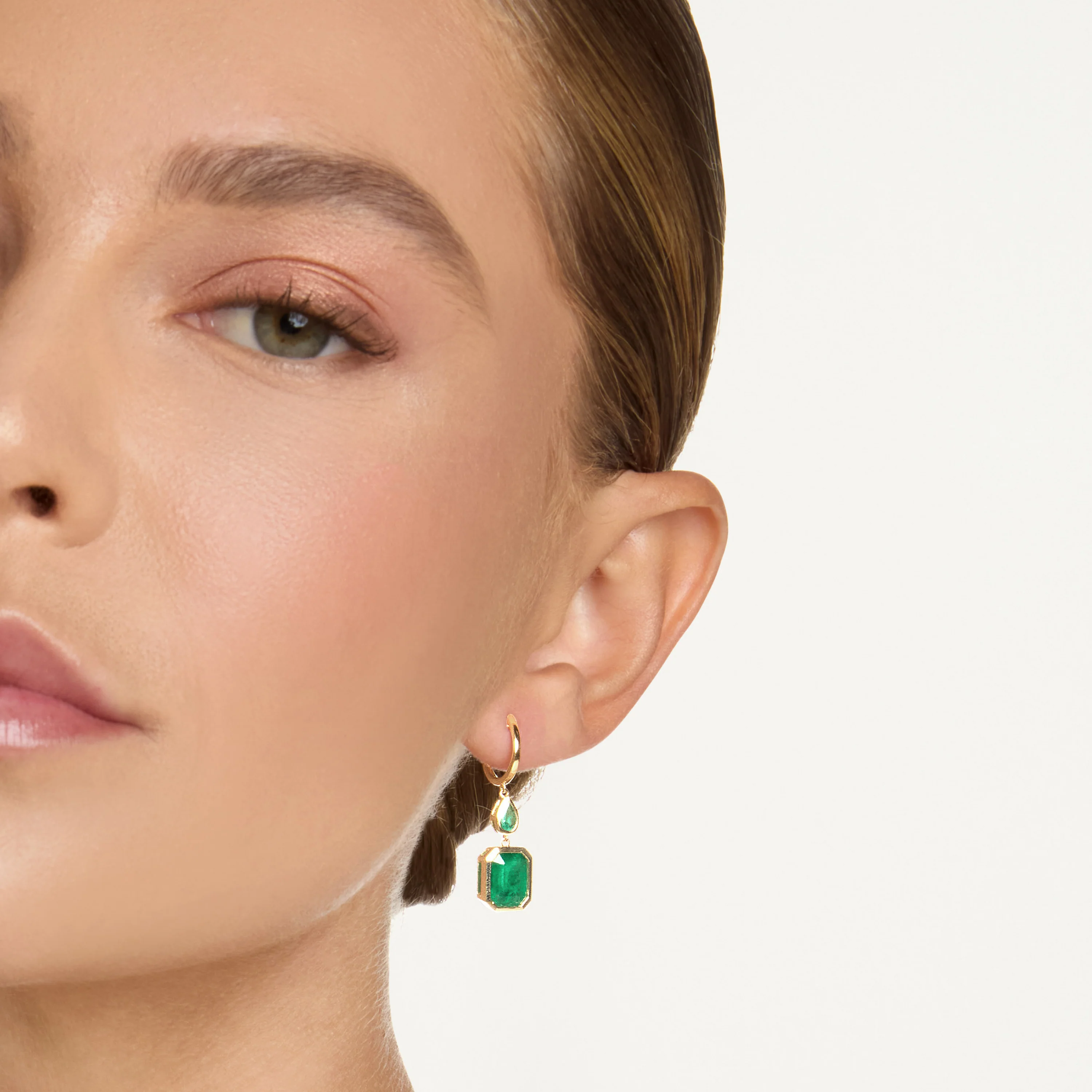EMERALD DOUBLE BEZEL DROP EARRINGS - Image 2